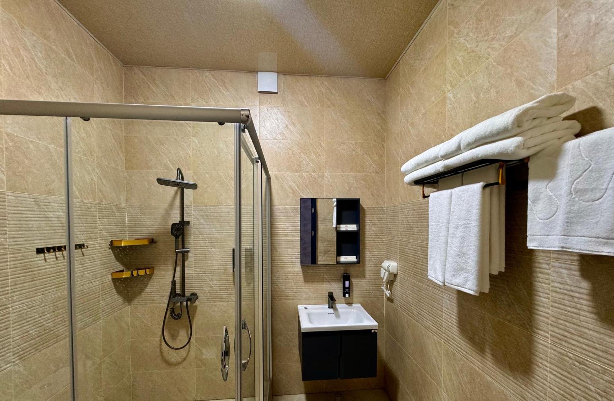 Arda Plaza Hotel Tasjkent Buitenkant foto